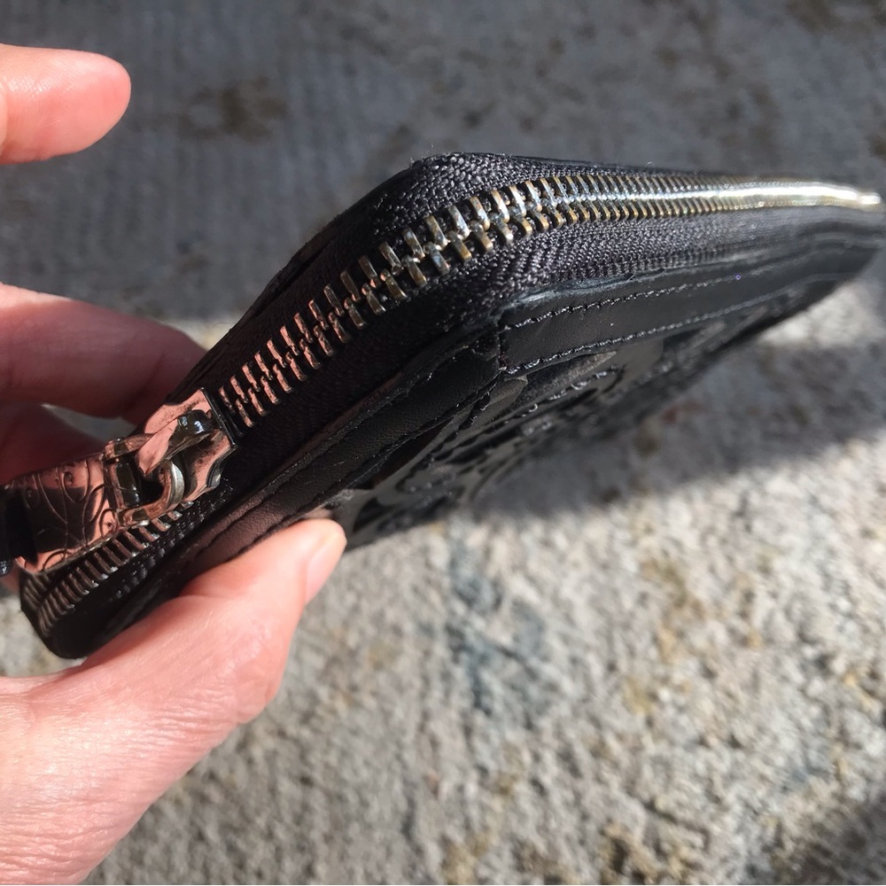 Brighton wallet. Black . 10 slots for cards - Picture 2 of 8